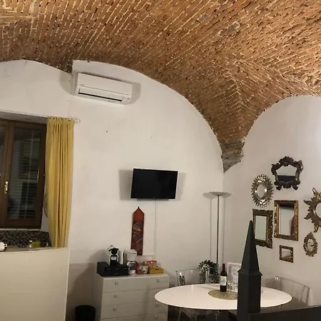 דירה Nest In *